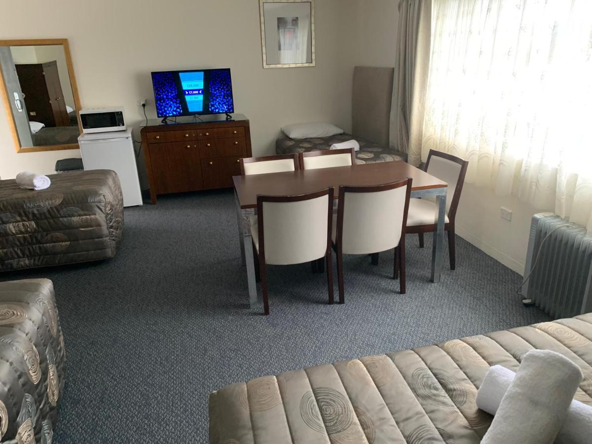 Titania Motel Oberon Bagian luar foto