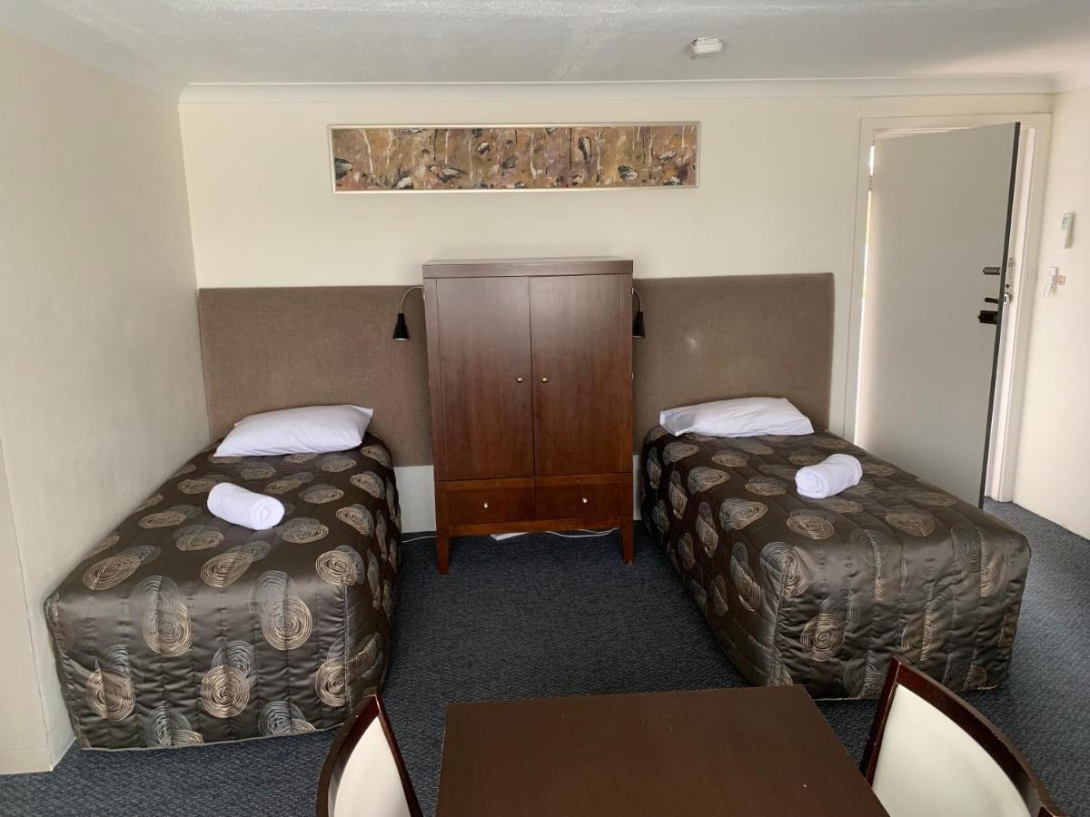 Titania Motel Oberon Bagian luar foto
