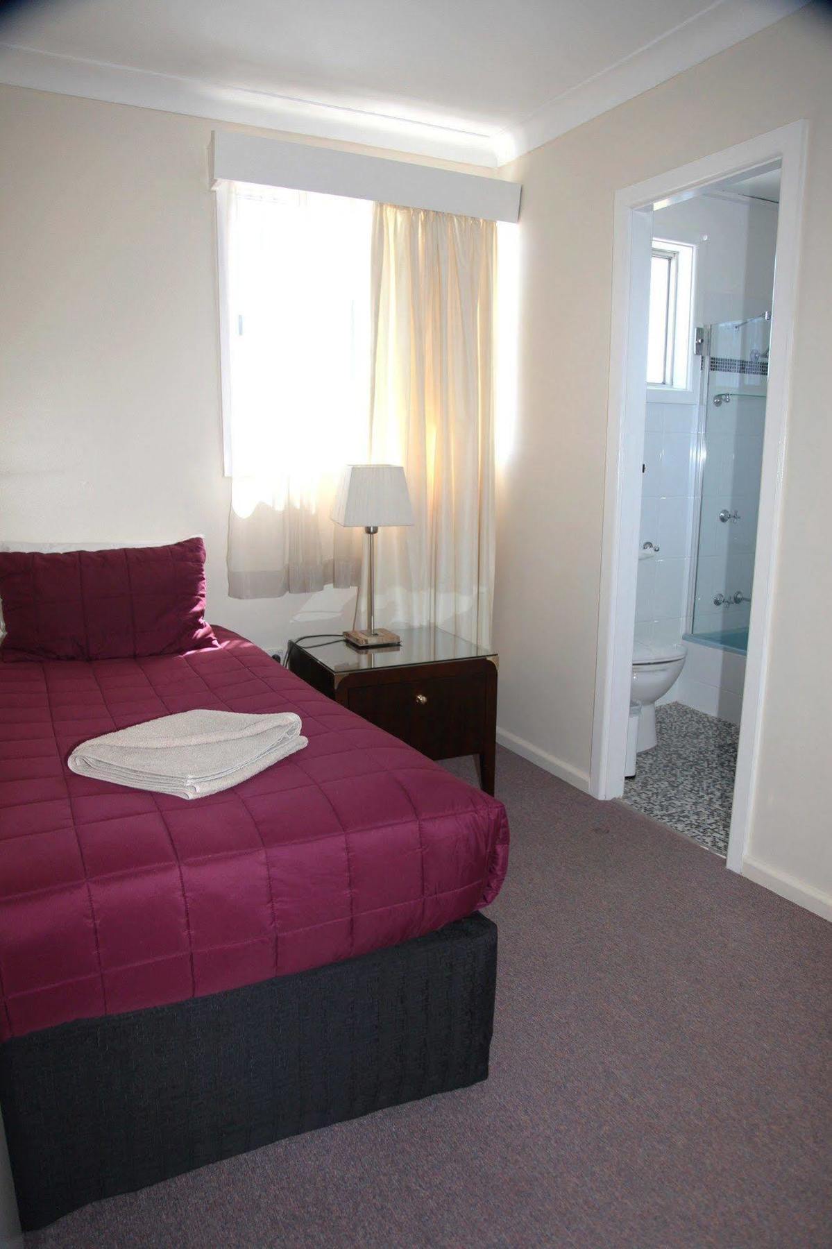 Titania Motel Oberon Bagian luar foto