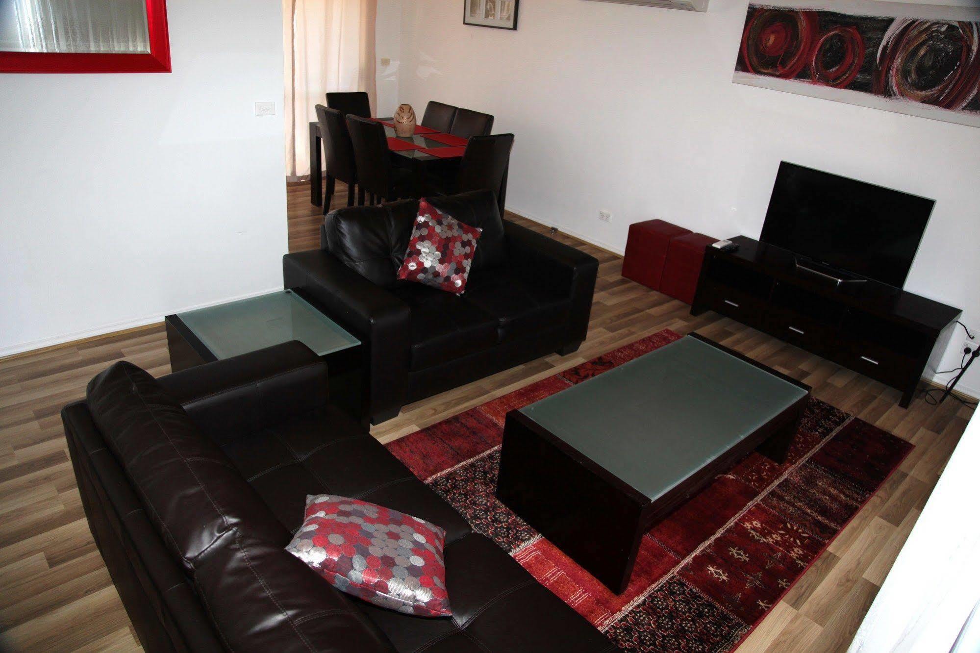 Titania Motel Oberon Bagian luar foto