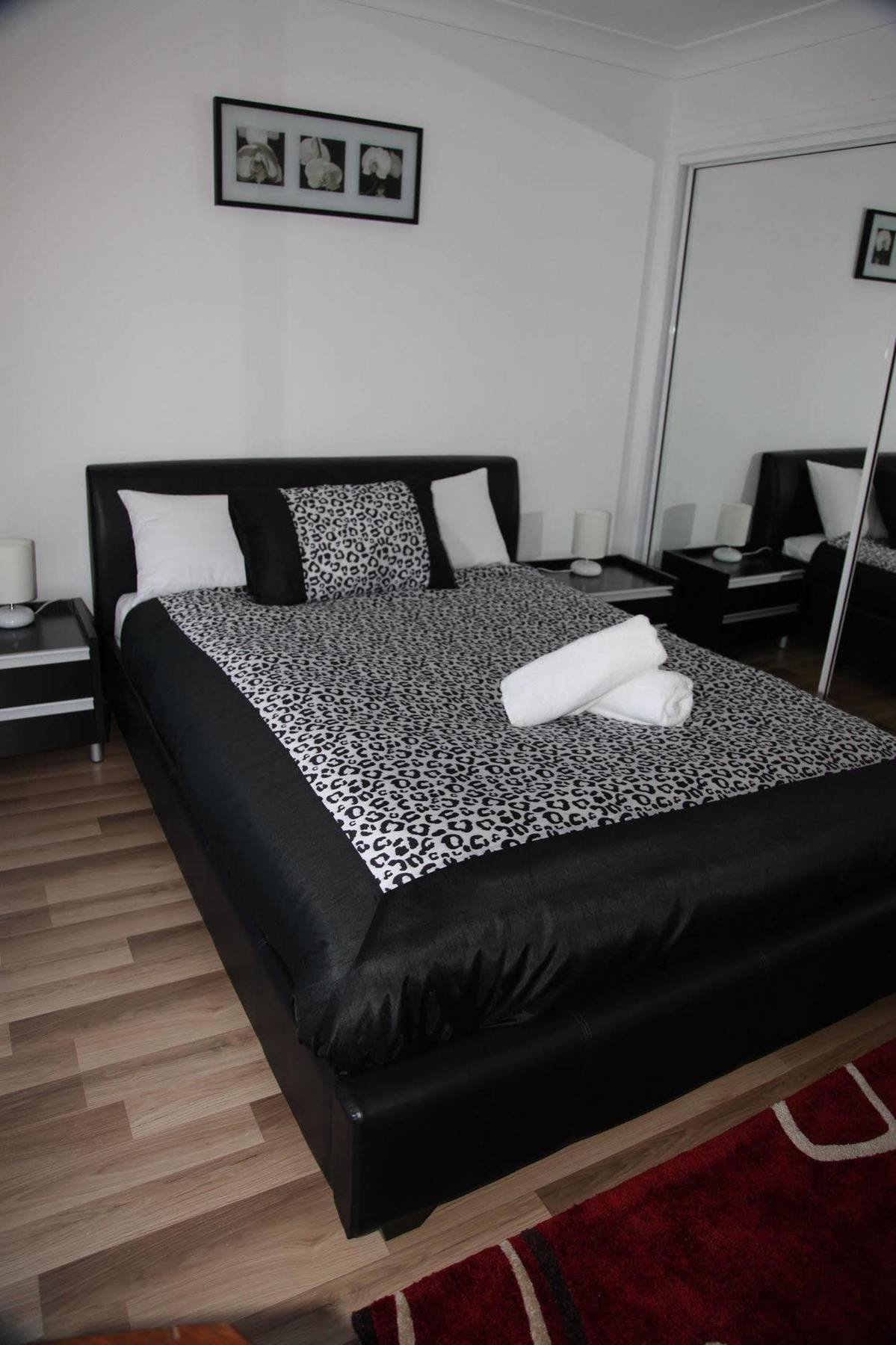 Titania Motel Oberon Bagian luar foto