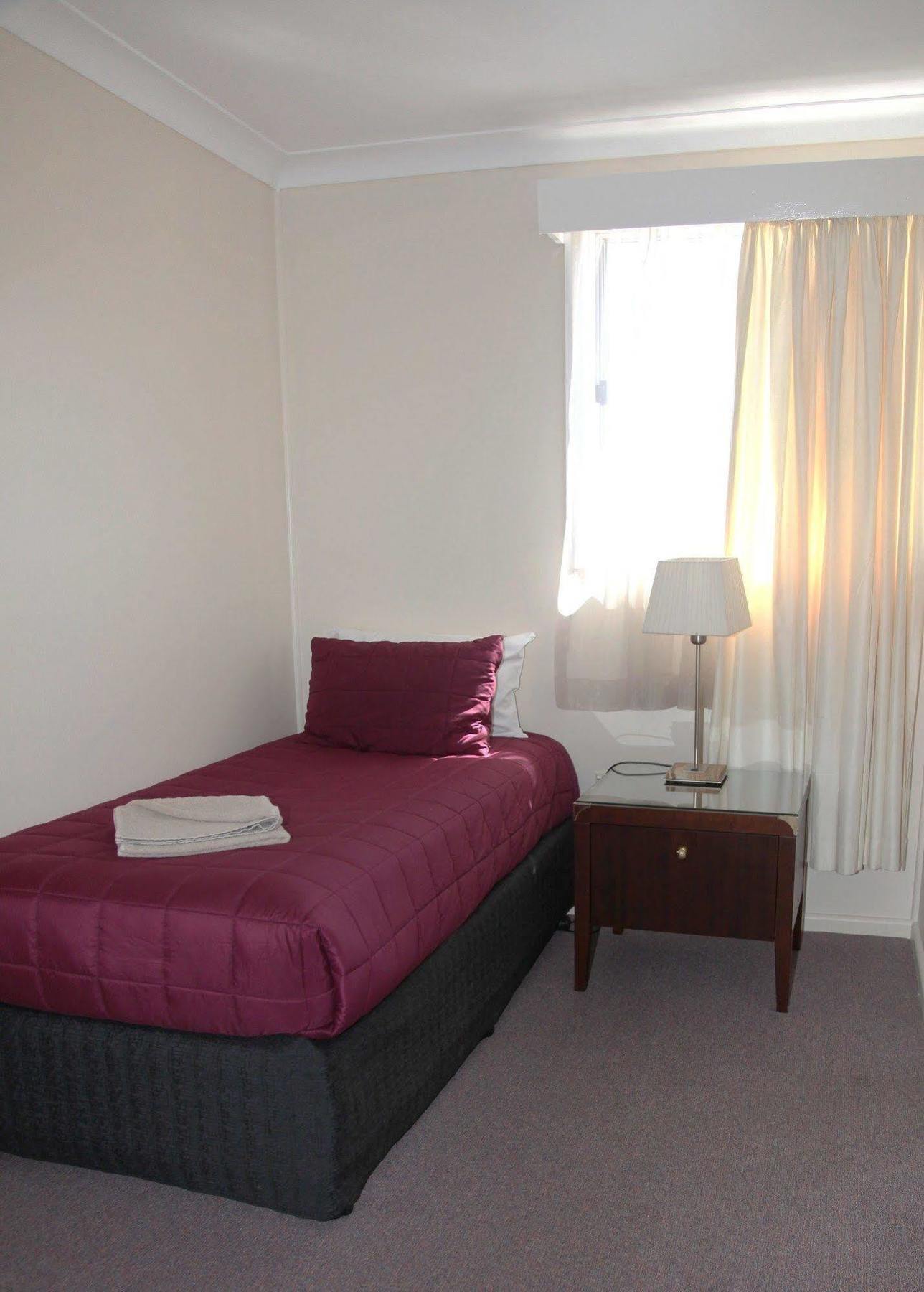Titania Motel Oberon Bagian luar foto